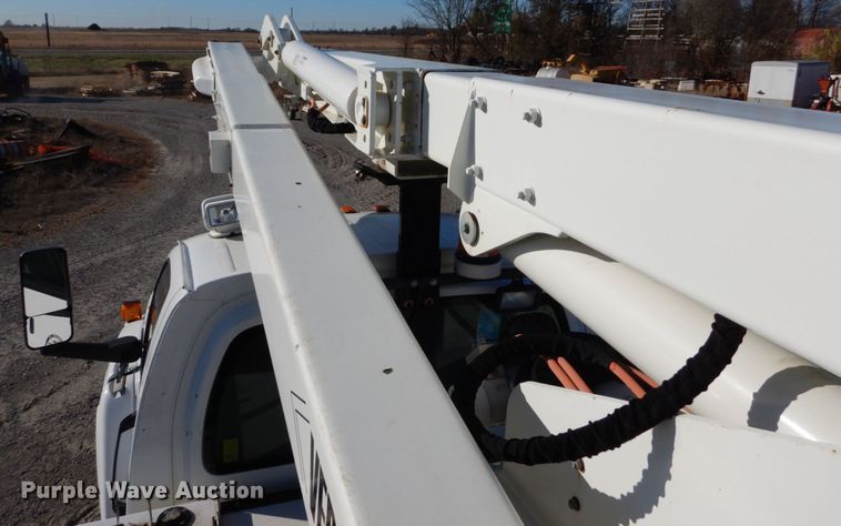 image for item DH0561 2009 Chevrolet C5500  bucket truck