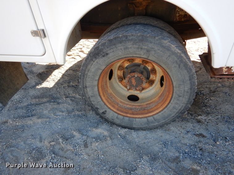 image for item DH0561 2009 Chevrolet C5500  bucket truck