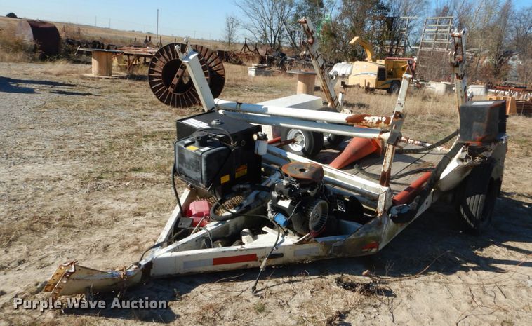image for item DH0565 2013 Larson 5620 reel trailer