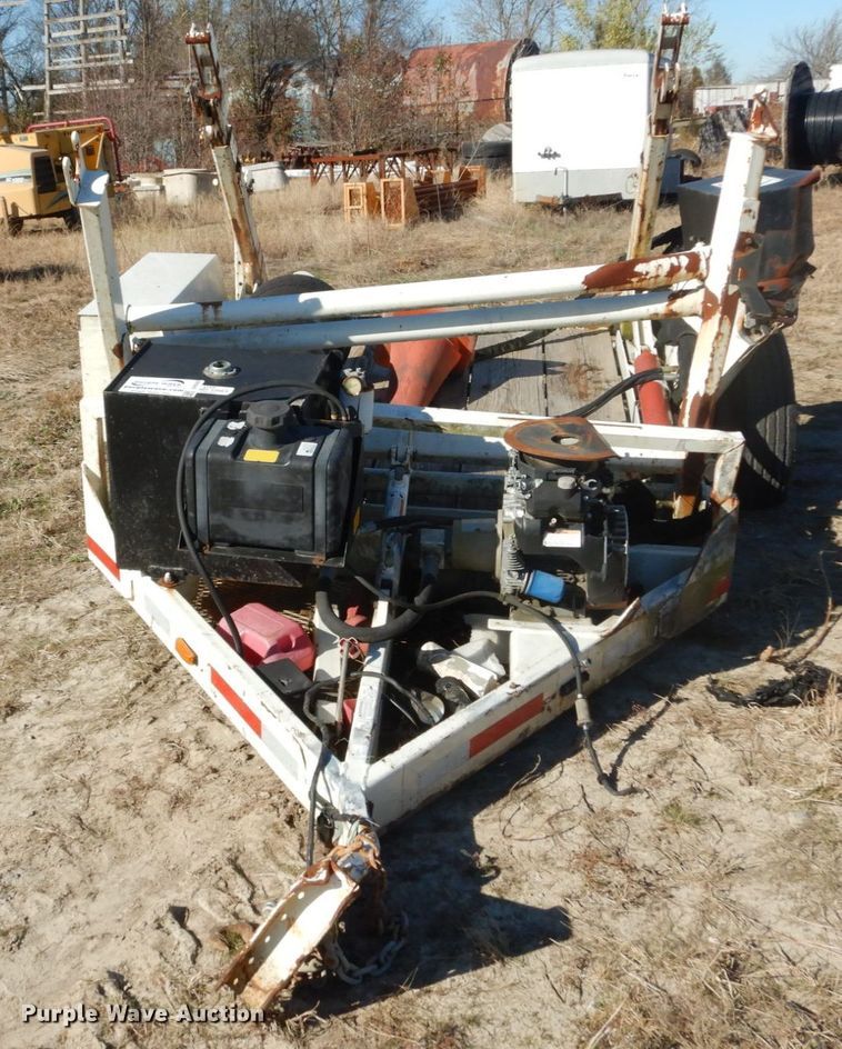 image for item DH0565 2013 Larson 5620 reel trailer