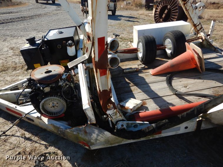 image for item DH0565 2013 Larson 5620 reel trailer