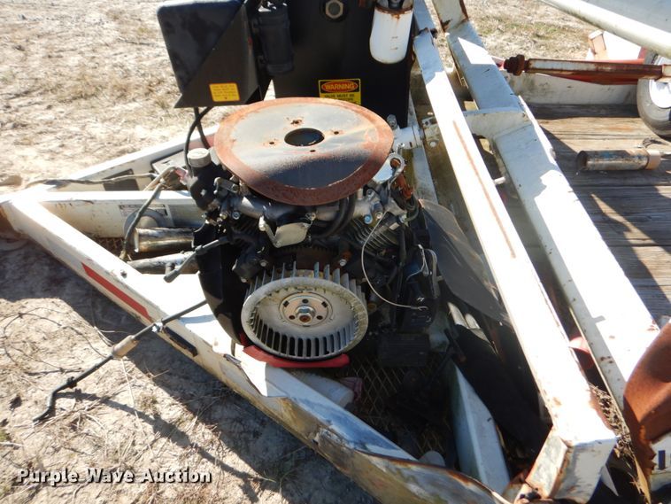 image for item DH0565 2013 Larson 5620 reel trailer