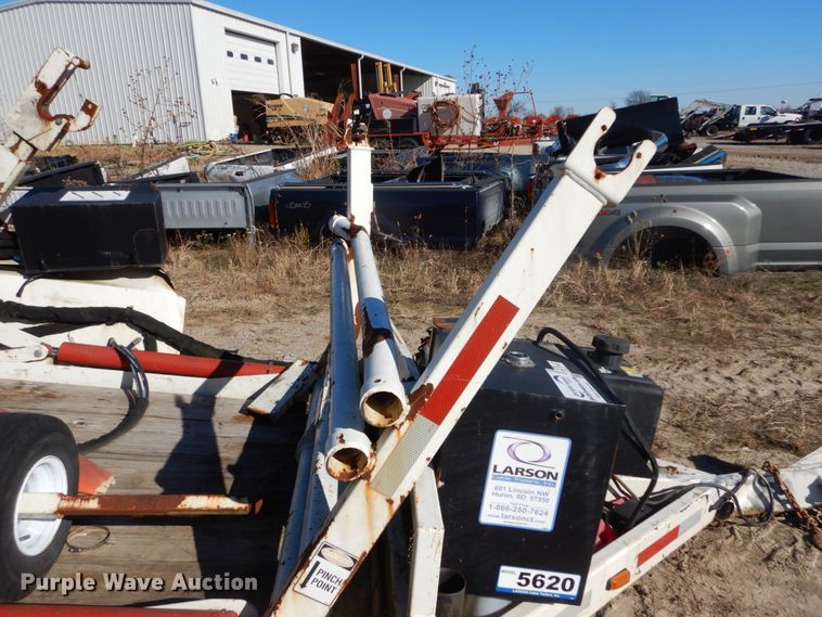 image for item DH0565 2013 Larson 5620 reel trailer