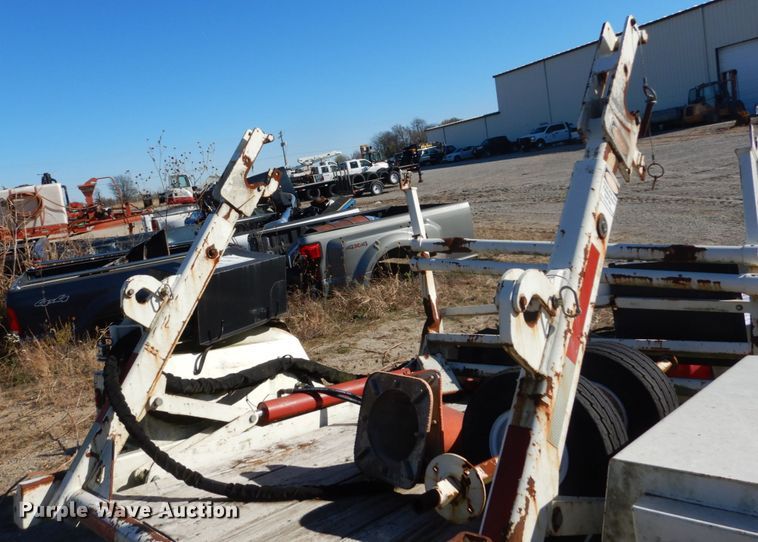 image for item DH0565 2013 Larson 5620 reel trailer