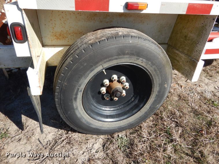 image for item DH0565 2013 Larson 5620 reel trailer