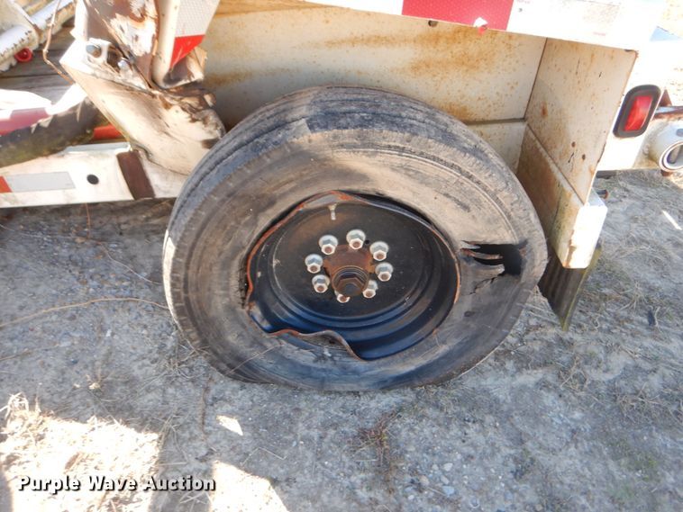 image for item DH0565 2013 Larson 5620 reel trailer