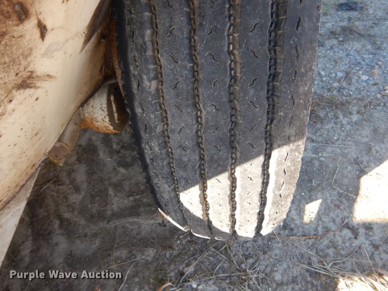 image for item DH0565 2013 Larson 5620 reel trailer