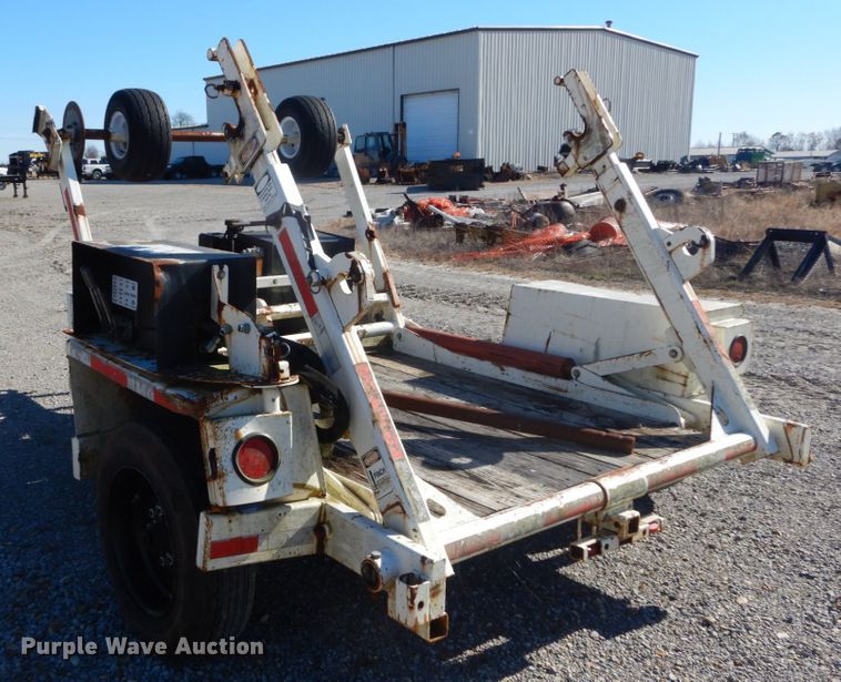 image for item DH0566 2011 Larson reel trailer