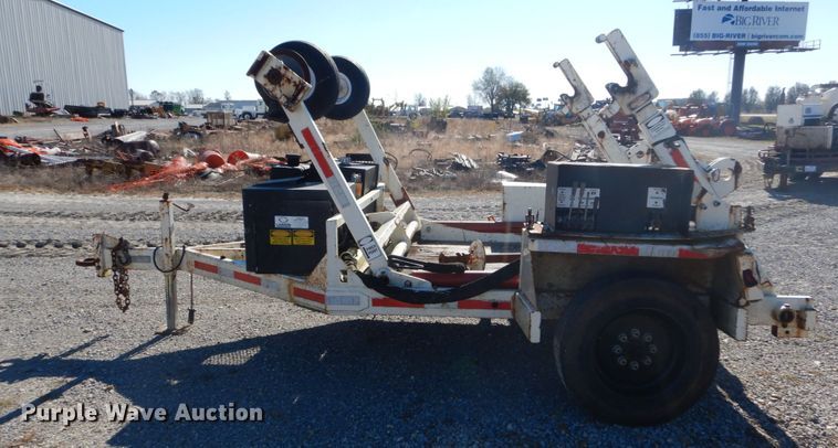 image for item DH0566 2011 Larson reel trailer