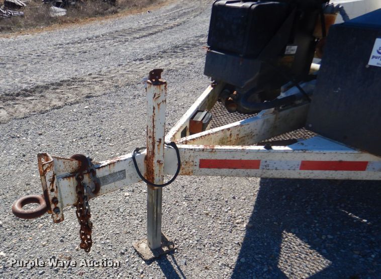 image for item DH0566 2011 Larson reel trailer