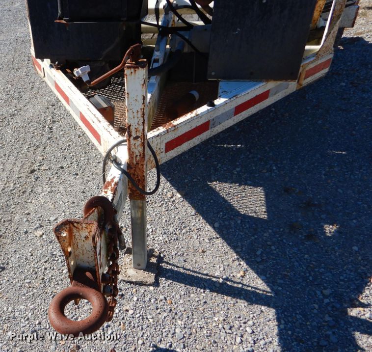 image for item DH0566 2011 Larson reel trailer