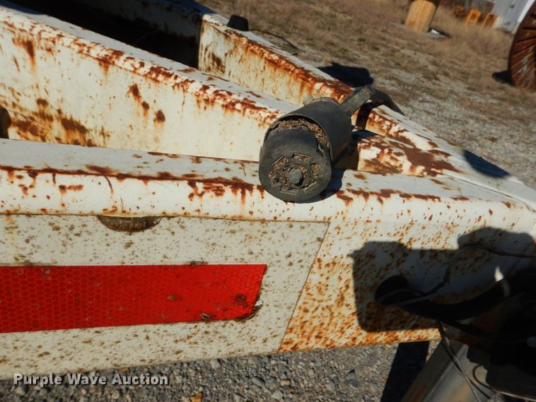 image for item DH0566 2011 Larson reel trailer