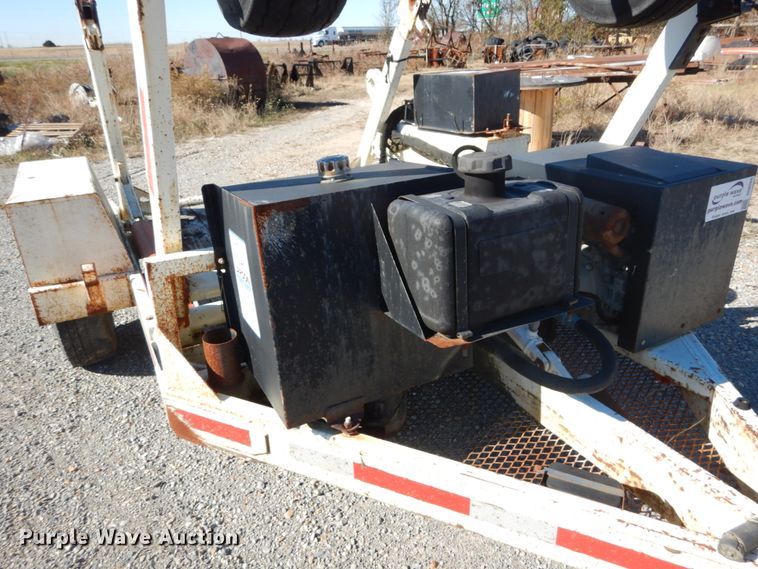 image for item DH0566 2011 Larson reel trailer