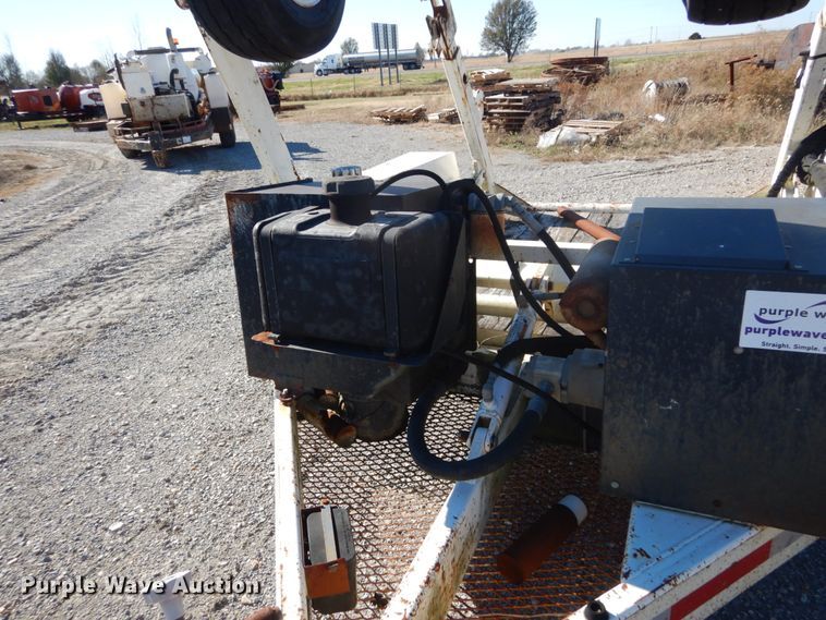 image for item DH0566 2011 Larson reel trailer