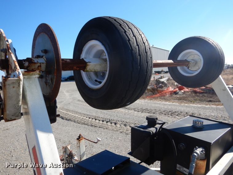 image for item DH0566 2011 Larson reel trailer