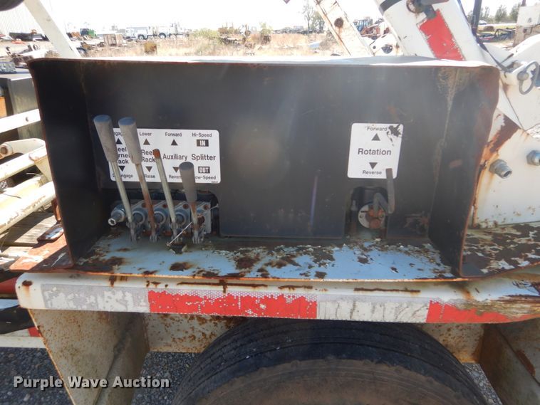 image for item DH0566 2011 Larson reel trailer