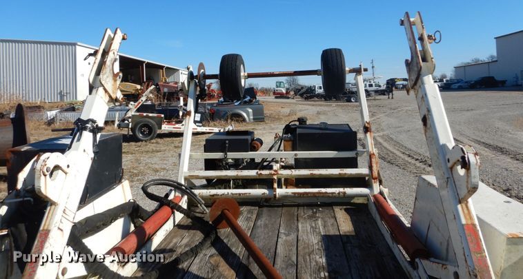 image for item DH0566 2011 Larson reel trailer