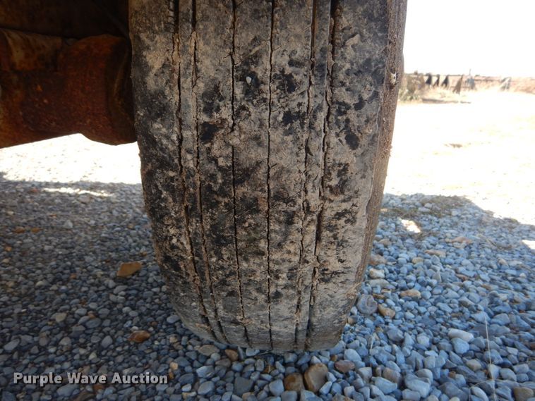 image for item DH0566 2011 Larson reel trailer