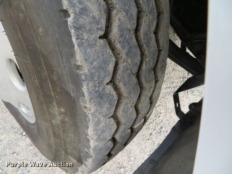 image for item DH0581 2005 Peterbilt 378  flatbed truck with Vermeer fluid mixing system