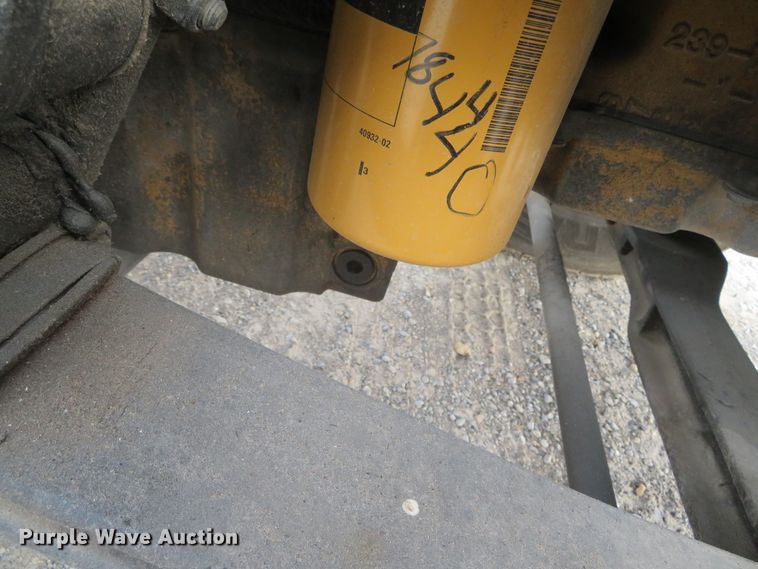 image for item DH0581 2005 Peterbilt 378  flatbed truck with Vermeer fluid mixing system