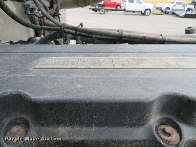 image for item DH0581 2005 Peterbilt 378  flatbed truck with Vermeer fluid mixing system