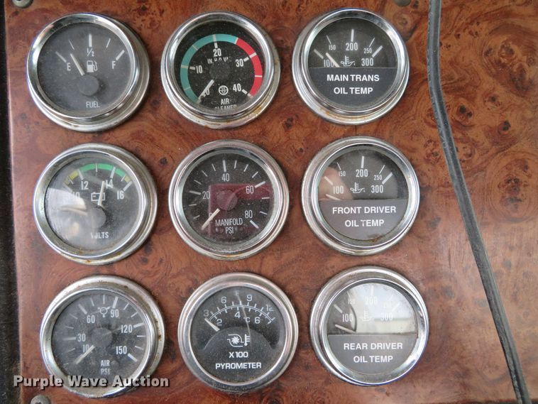 image for item DH0581 2005 Peterbilt 378  flatbed truck with Vermeer fluid mixing system