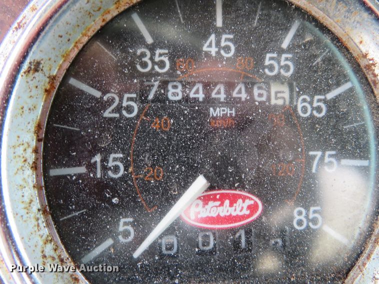 image for item DH0581 2005 Peterbilt 378  flatbed truck with Vermeer fluid mixing system