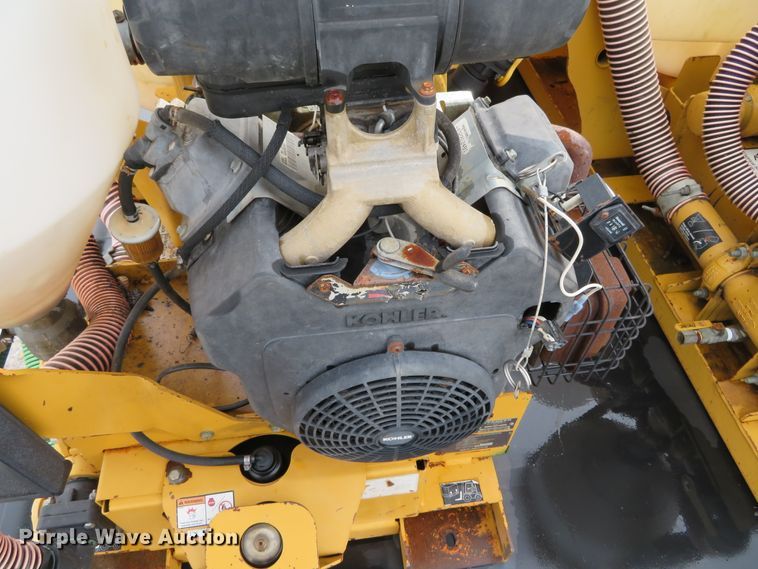 image for item DH0581 2005 Peterbilt 378  flatbed truck with Vermeer fluid mixing system