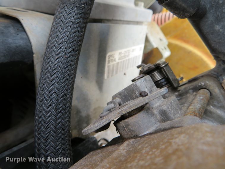 image for item DH0581 2005 Peterbilt 378  flatbed truck with Vermeer fluid mixing system