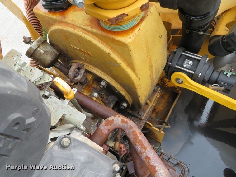 image for item DH0581 2005 Peterbilt 378  flatbed truck with Vermeer fluid mixing system