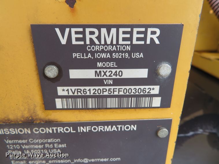 image for item DH0581 2005 Peterbilt 378  flatbed truck with Vermeer fluid mixing system