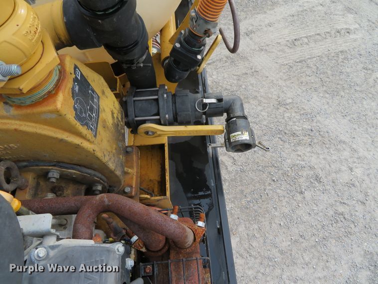 image for item DH0581 2005 Peterbilt 378  flatbed truck with Vermeer fluid mixing system