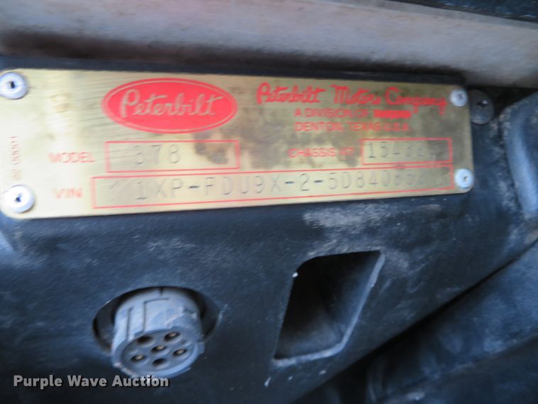 image for item DH0581 2005 Peterbilt 378  flatbed truck with Vermeer fluid mixing system