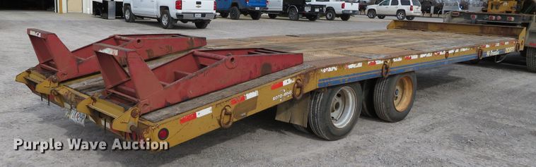 image for item DH0582 2006 Eager Beaver 20XPT equipment trailer