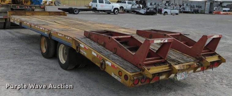 image for item DH0582 2006 Eager Beaver 20XPT equipment trailer