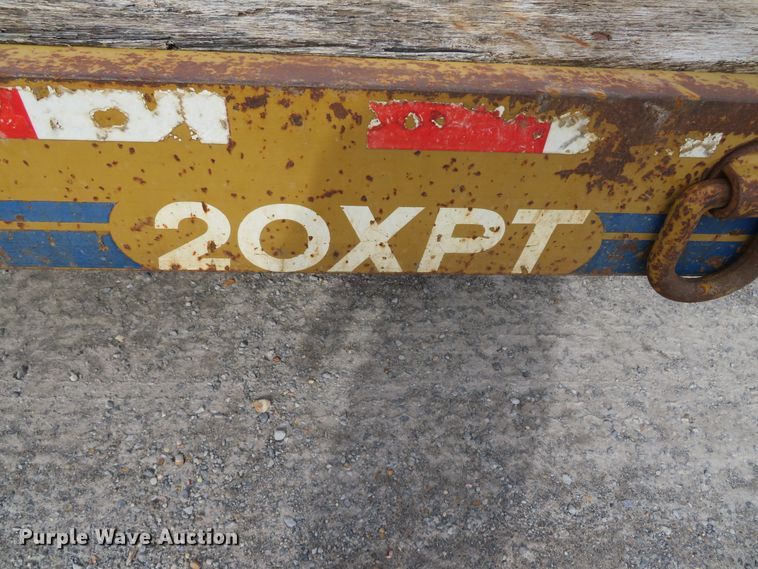 image for item DH0582 2006 Eager Beaver 20XPT equipment trailer