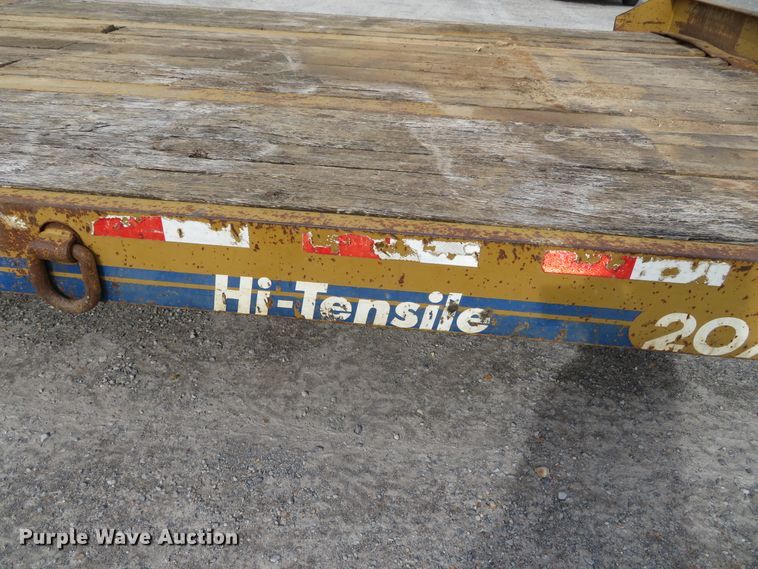 image for item DH0582 2006 Eager Beaver 20XPT equipment trailer