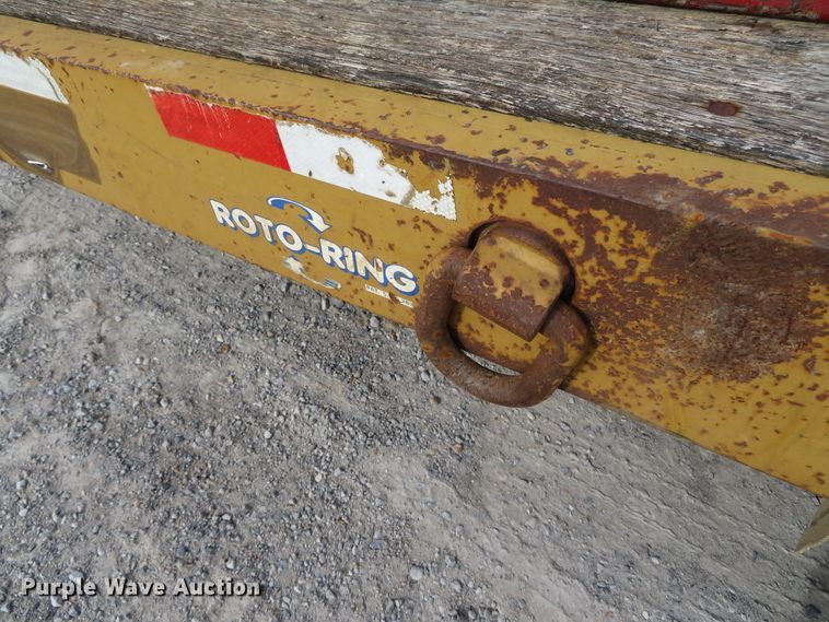 image for item DH0582 2006 Eager Beaver 20XPT equipment trailer