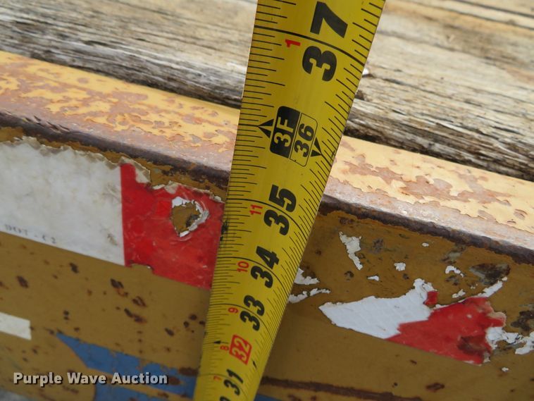 image for item DH0582 2006 Eager Beaver 20XPT equipment trailer