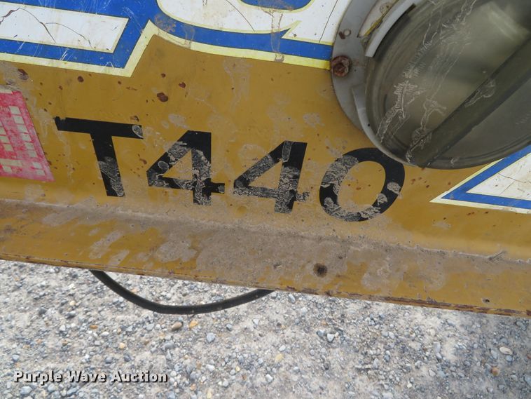 image for item DH0582 2006 Eager Beaver 20XPT equipment trailer