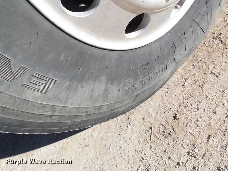 image for item DC2868 2004 International 4300  roll-off container truck