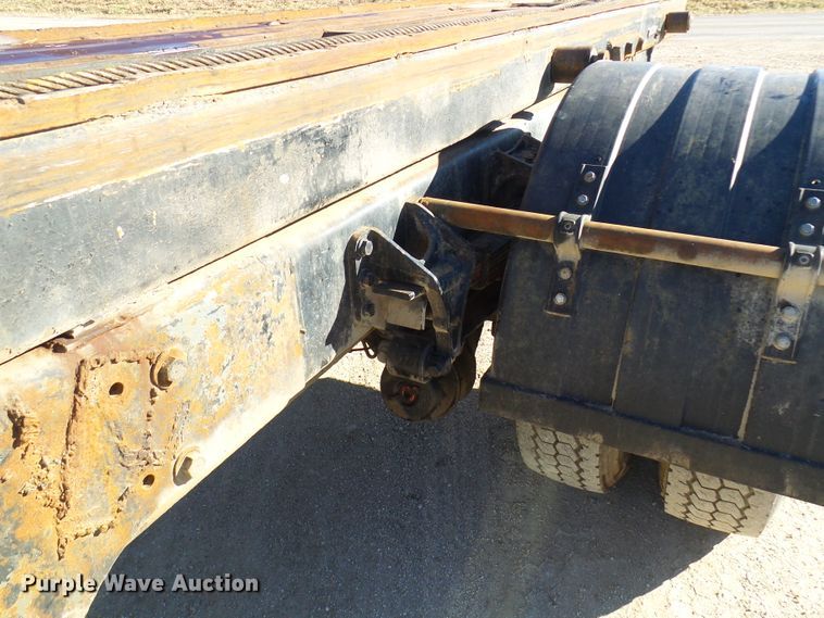 image for item DC2868 2004 International 4300  roll-off container truck