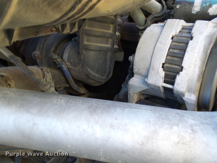 image for item DC2868 2004 International 4300  roll-off container truck