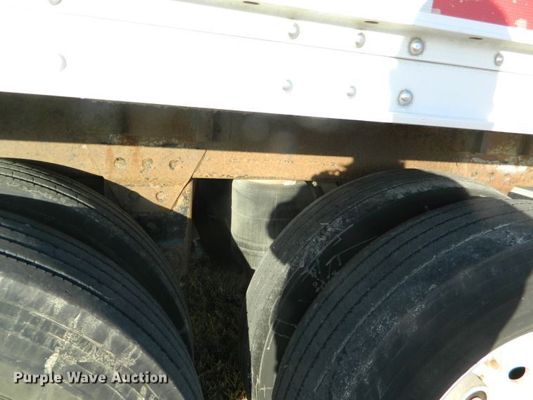 image for item DF4587 2006 Wilson DWH500 Pace Setter double hopper bottom grain trailer