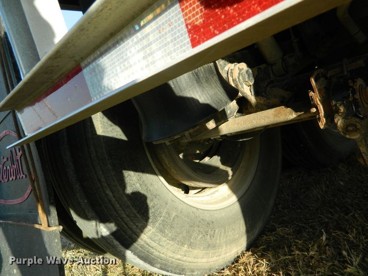 image for item DF4587 2006 Wilson DWH500 Pace Setter double hopper bottom grain trailer