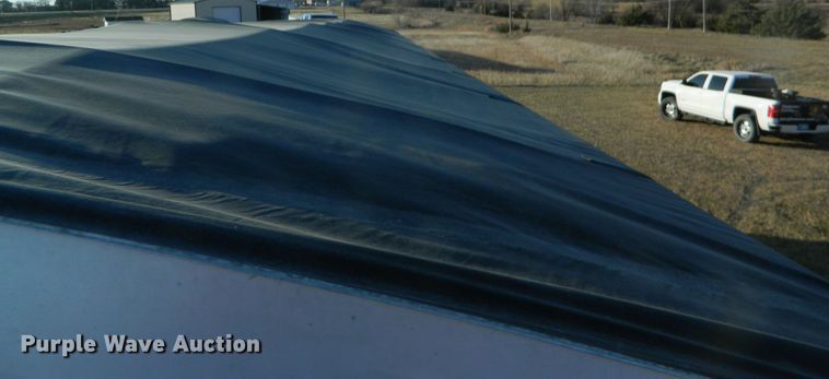 image for item DF4587 2006 Wilson DWH500 Pace Setter double hopper bottom grain trailer