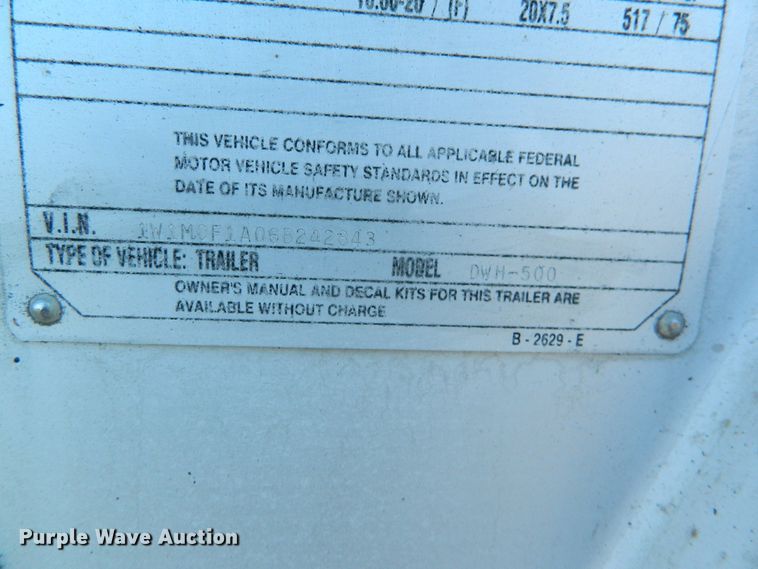 image for item DF4587 2006 Wilson DWH500 Pace Setter double hopper bottom grain trailer