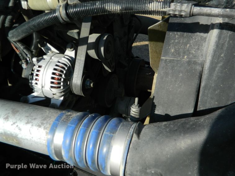 image for item DF4588 2004 Freightliner Columbia 120  semi truck