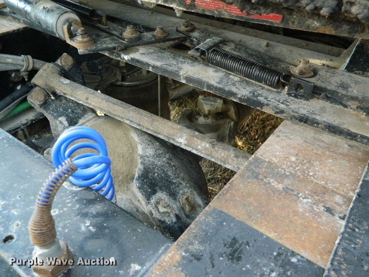 image for item DF4589 2005 Freightliner Columbia 120  semi truck