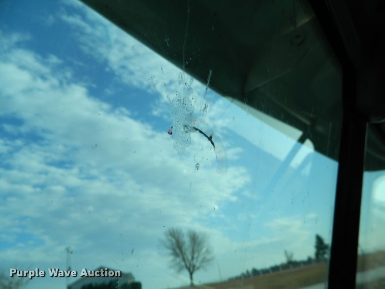 image for item DF4589 2005 Freightliner Columbia 120  semi truck